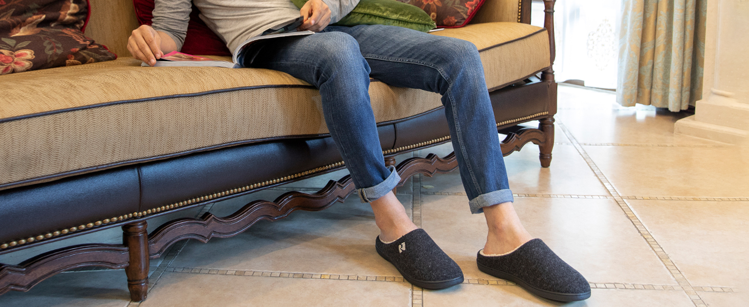 Чоловічі домашні капці RockDove з підкладкою шерпа та ефектом пам'яті Memory Foam, розмір 42/43 EU, чорні