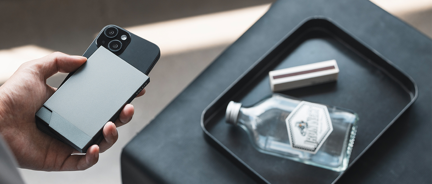 Чоловічий картхолдер VULKIT зі сталевим затискачем для грошей, Slim Wallet з RFID-захистом, компактний гаманець з текстурою під дерево на 12–15 карток