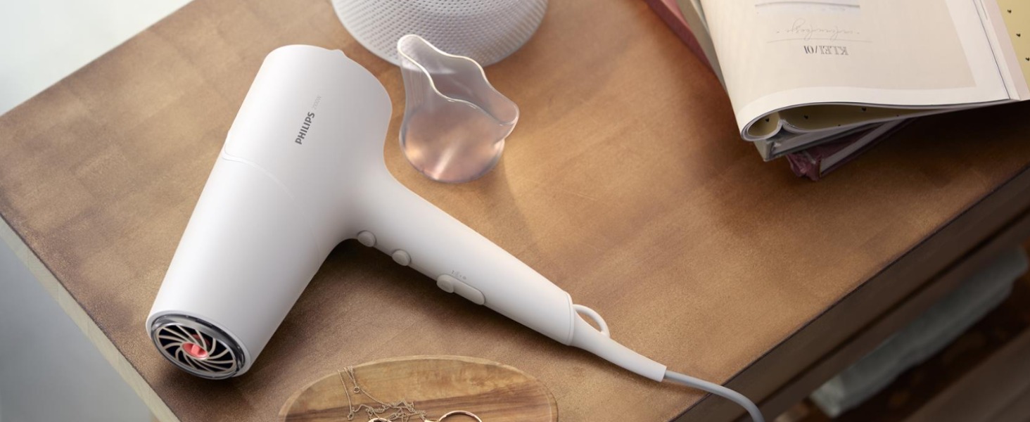 Фен для волосся Philips 5000 Series BHD500/00 з технологією ThermoShield, іонізацією, 2100 Вт, білий, з вузьким соплом та дифузором для об'єму
