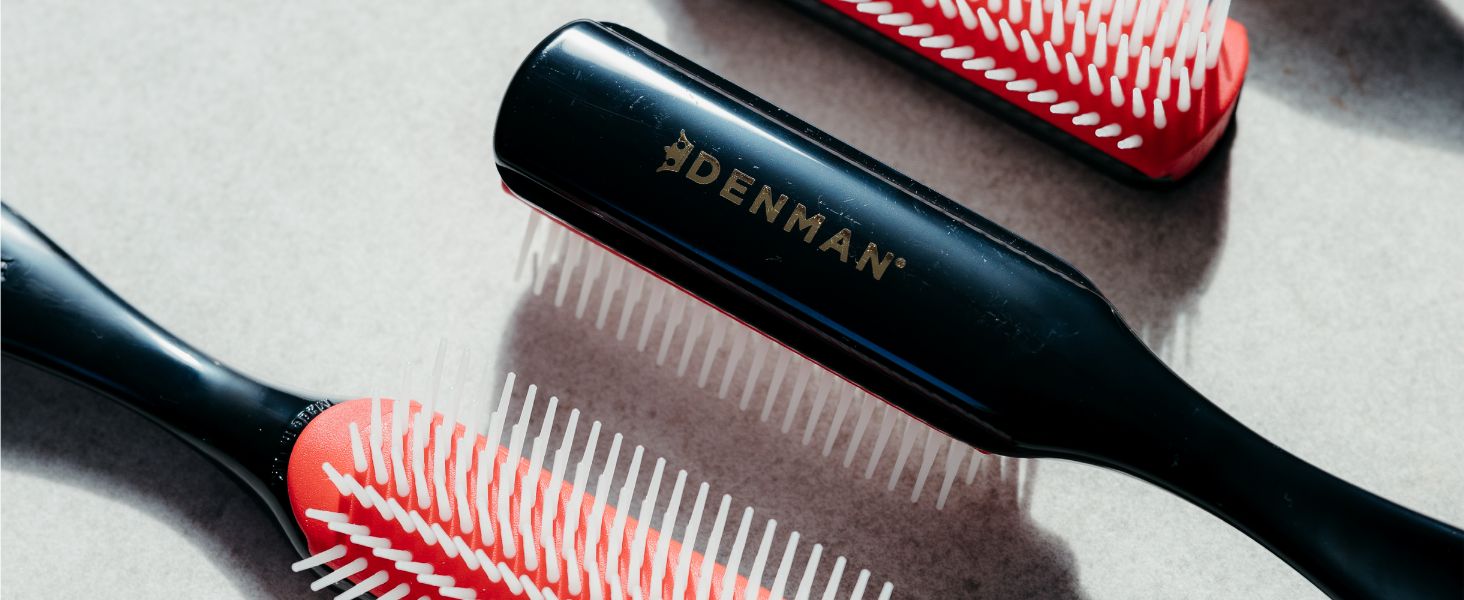 Масажна щітка для волосся Denman D4, чорна з червоним