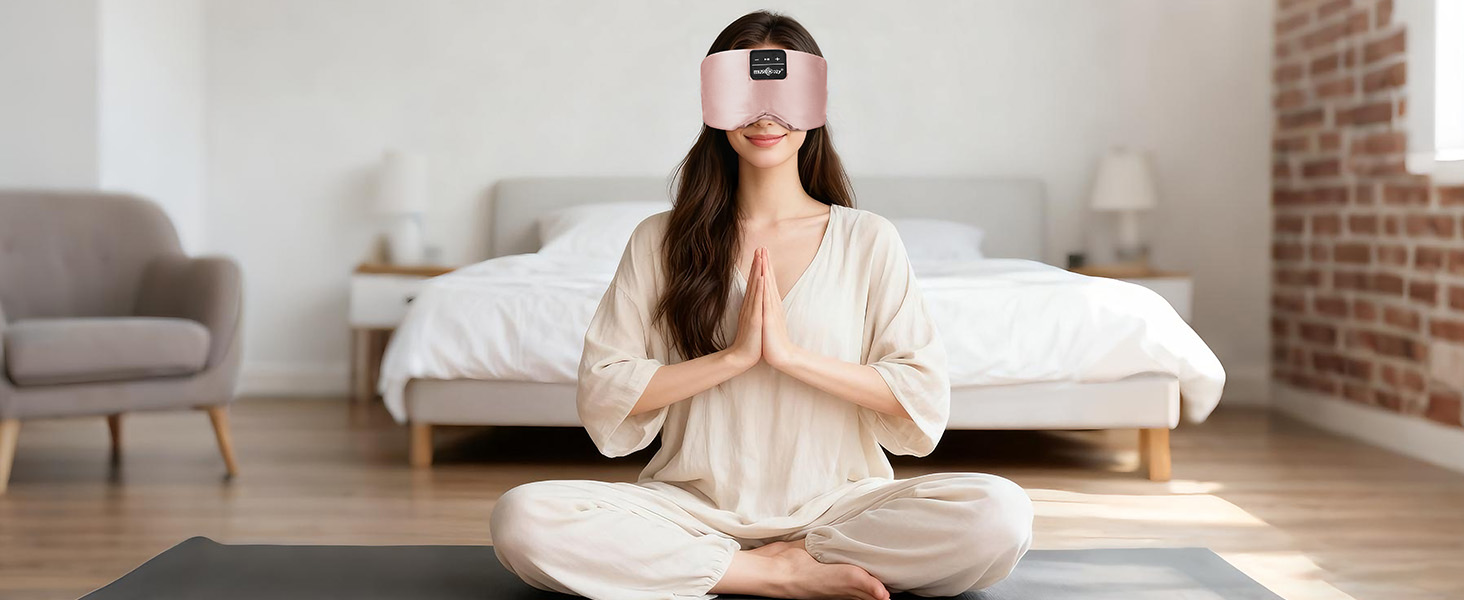 Bluetooth маска для сну MUSICOZY з навушниками 5.4, шовкова 3D маска для сну з повним затемненням, дихаюча, для тих хто спить на боці, 14 год роботи (Рожева)