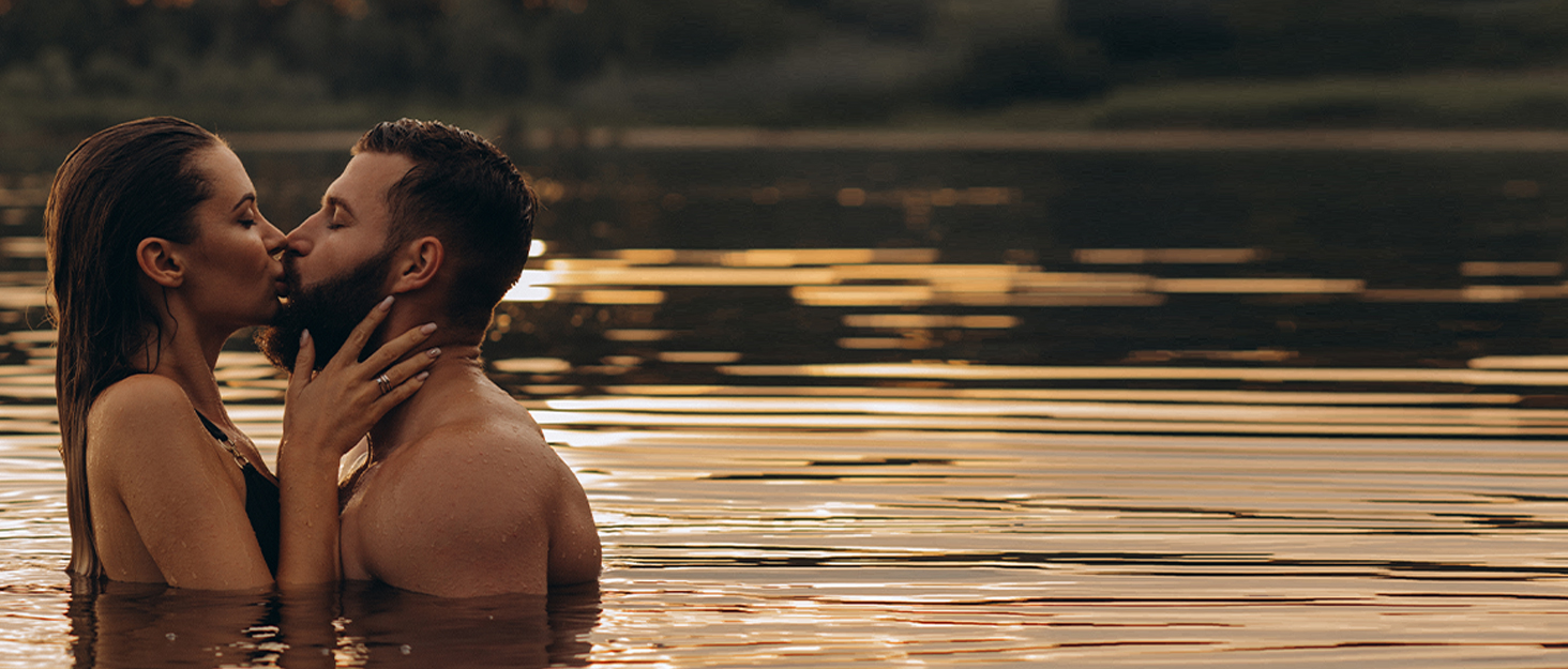 Вібратор G-Punkt з набором для жінок: 10 режимів, 5 мовок, 3 функції стимуляції. Червоний.