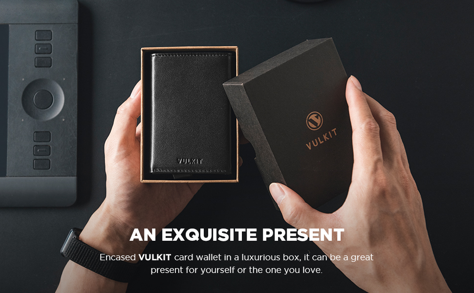 Шкіряний чоловічий картхолдер VULKIT з Pop-up механізмом, RFID-захистом, відділенням для купюр та вікном для ID (натуральна шкіра, чорний)