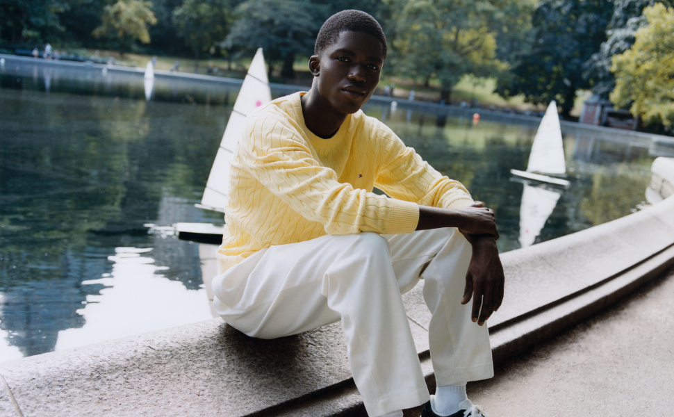 Годинник Tommy Hilfiger Um0um02763 для чоловіків, білий корпус, ремінець Primary Red/White/Desert Sky